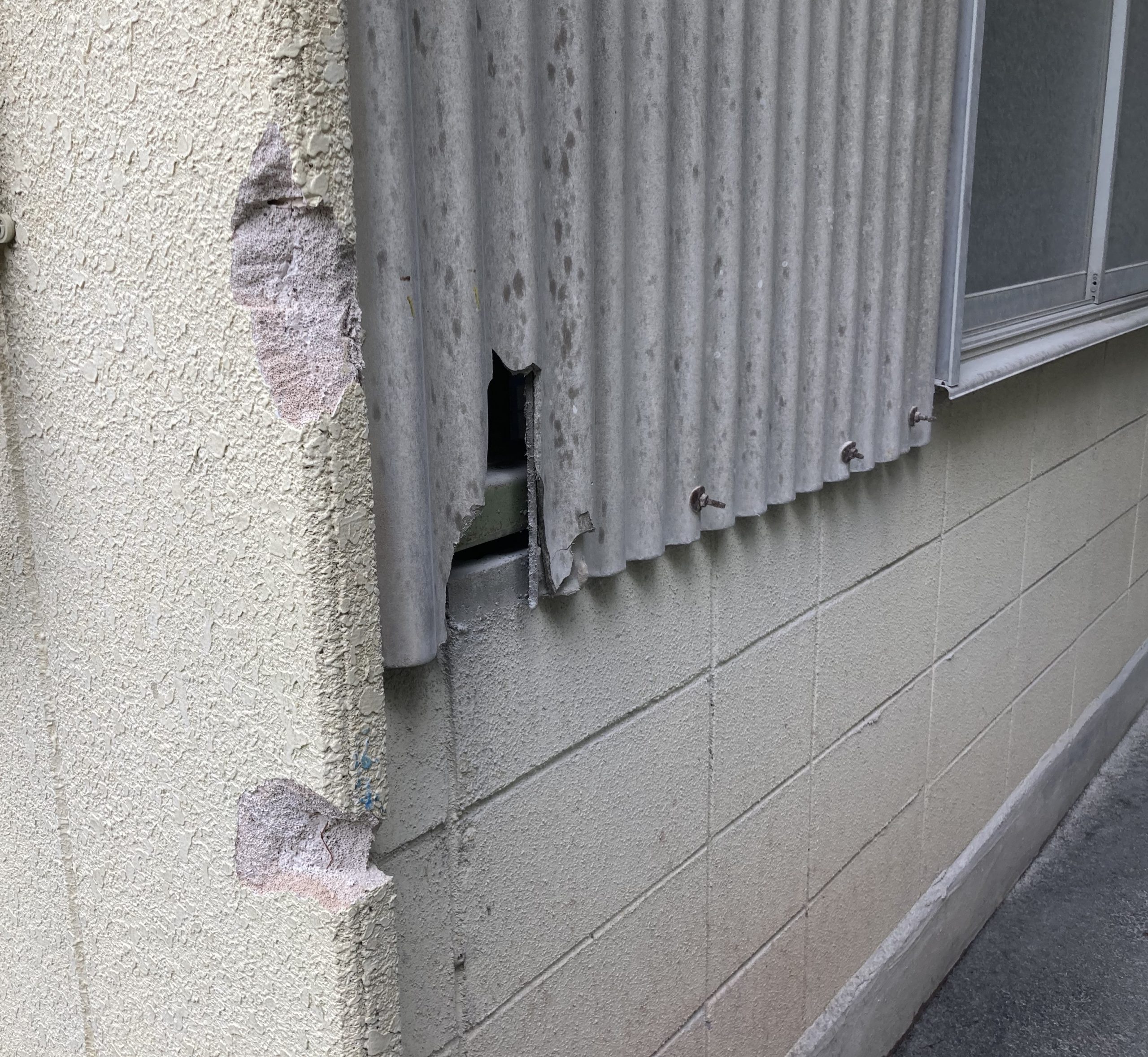 外壁スレートの破損