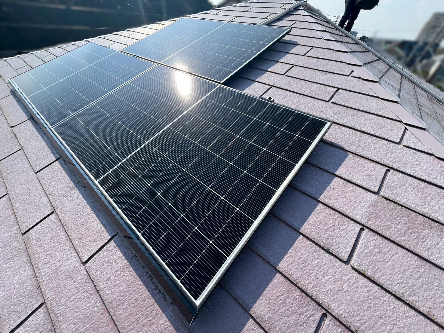 スレート屋根の太陽光パネル