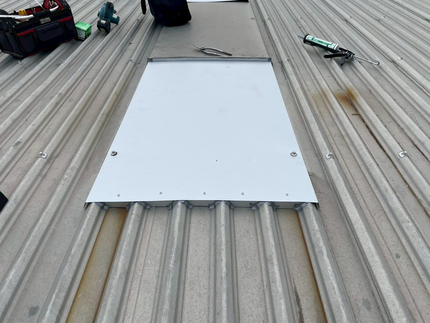 工場のダクト撤去後