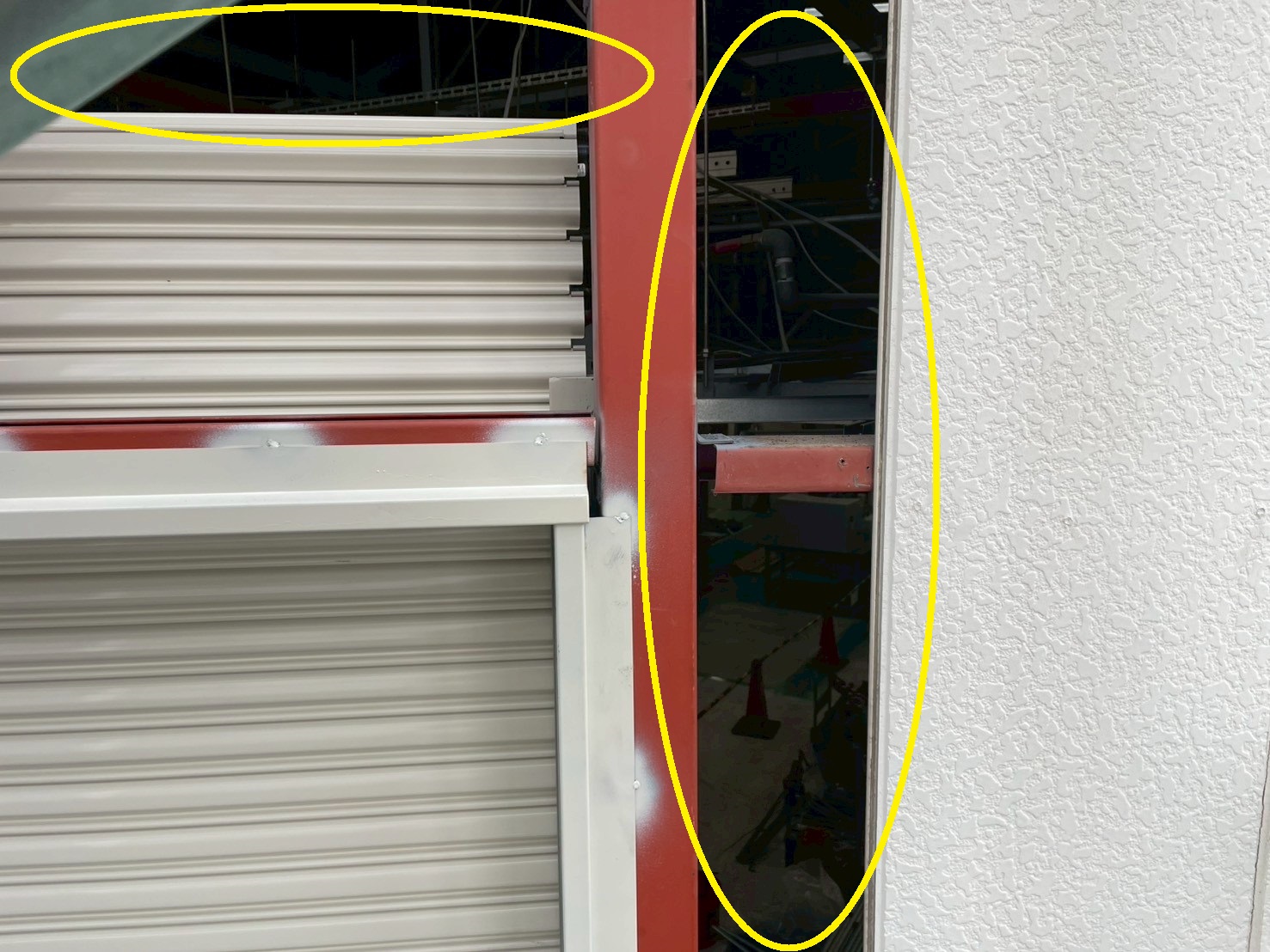 恵那市にて、工場シャッターの入れ替えに合わせた外壁張り替え