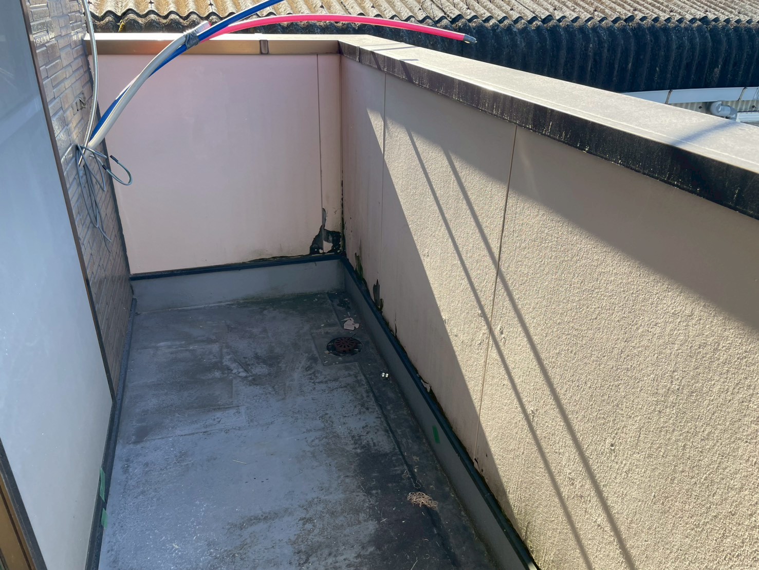 施工前のベランダ内壁