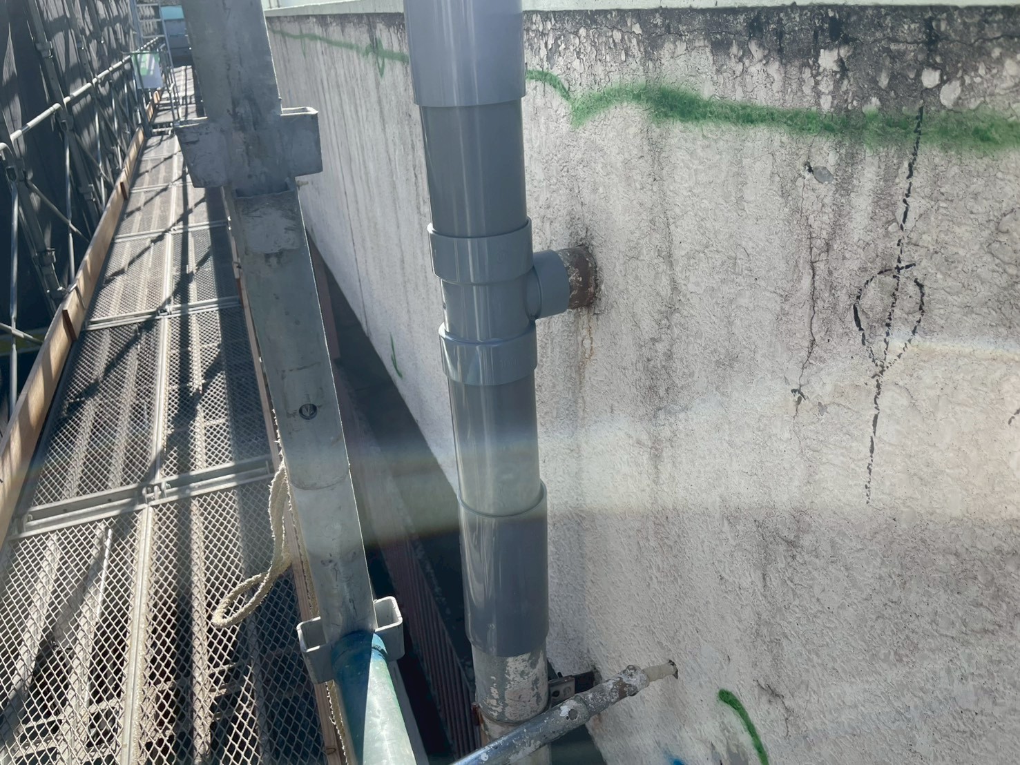 ガス管の補修　陸屋根