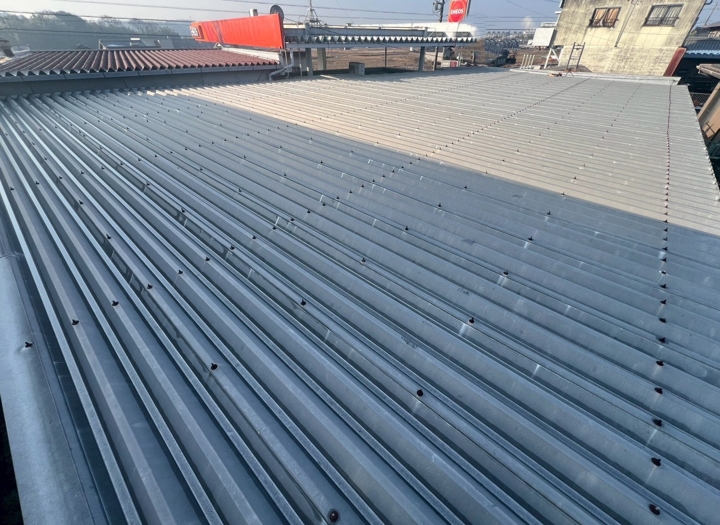 瑞浪市にて石油店の屋根に太陽光パネル設置事例をご紹介します