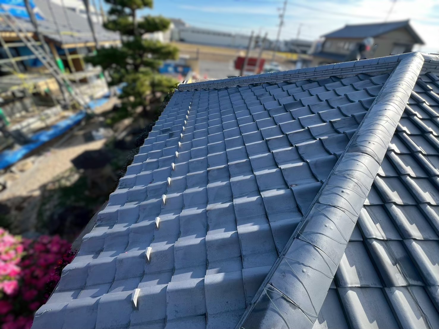岐阜市の住宅の屋根に太陽光パネルを設置してきました　次世代エネルギーの積極的な活用が増えています