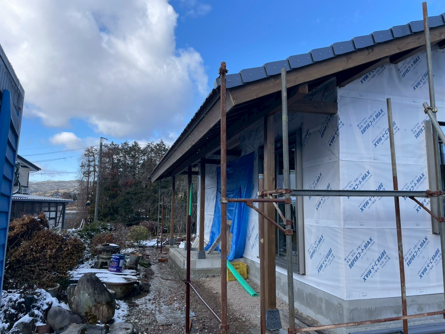 新築の家の軒先　雨樋設置前