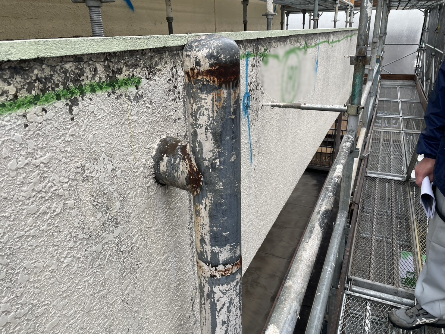 恵那市にて劣化したガス管の樋への交換工事、別箇所を視察し現状の問題点を把握しました