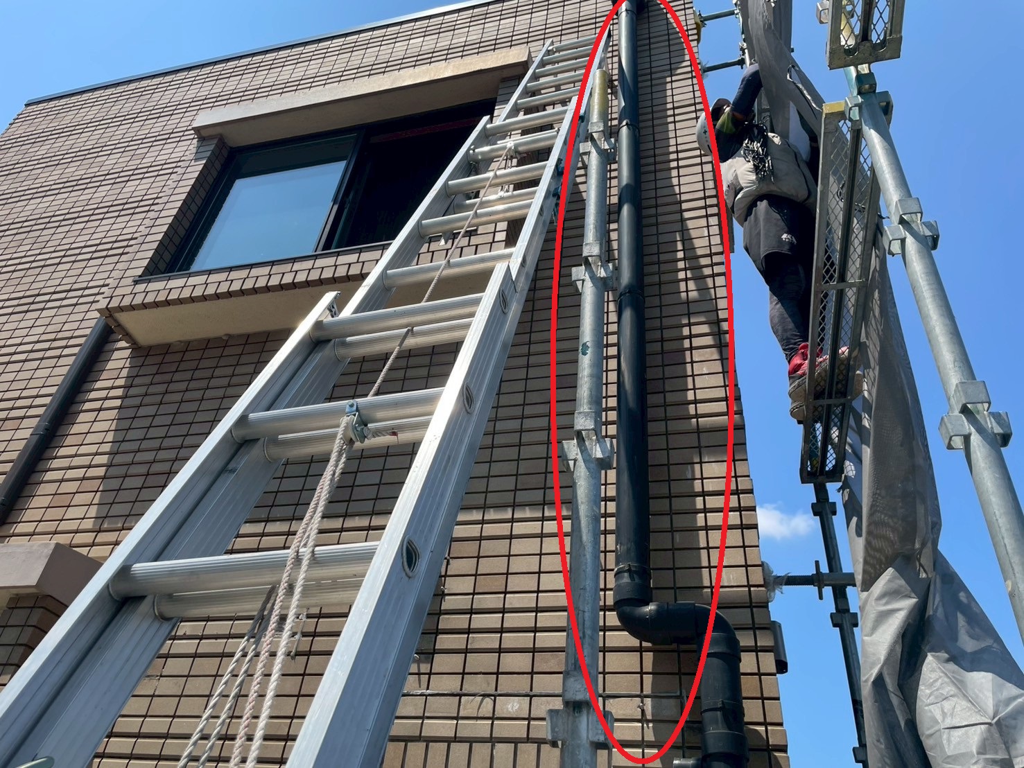 瑞浪市にて増築により雨樋の位置を変える振り替え工事をしました　新しい構造にマッチした雨樋に変更できました