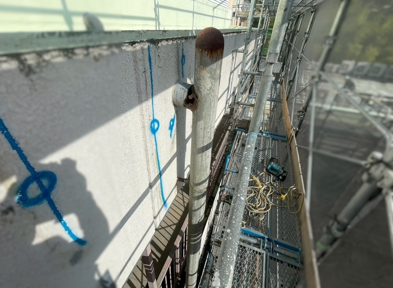 恵那市にて劣化したガス管を補修　竪樋に交換しメンテナンスも容易に