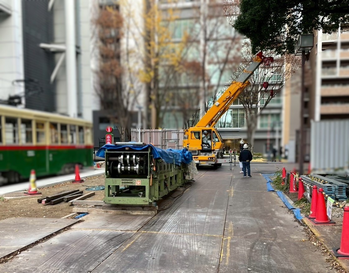 折板屋根の成型機