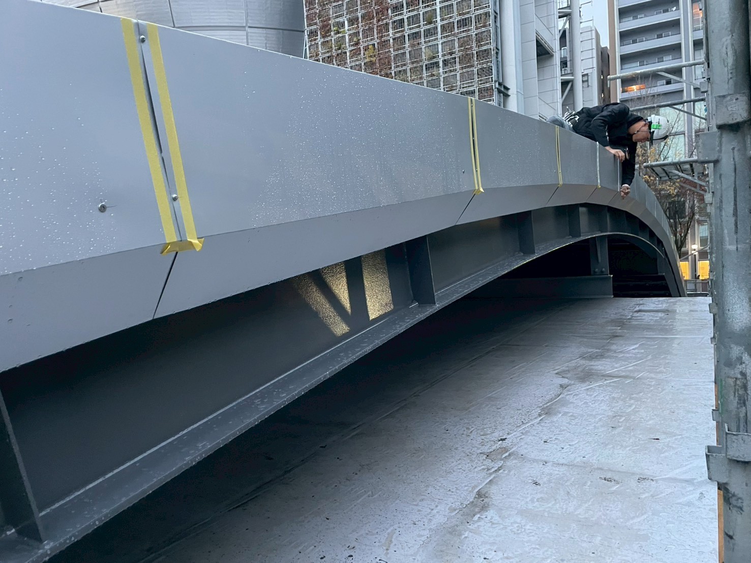 折板屋根ケラバ板金